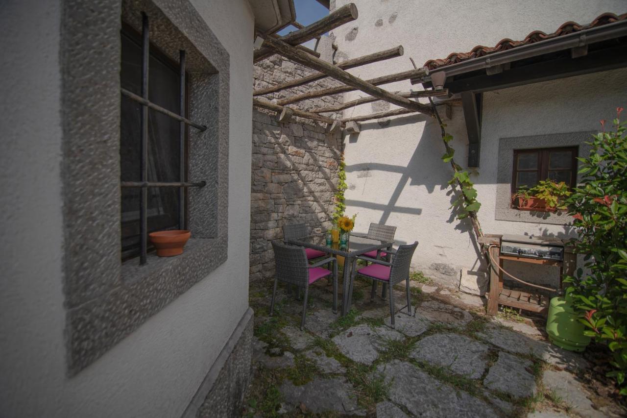 Tmbin'S Barn - Nature, Horses, Family Sezana Exterior photo