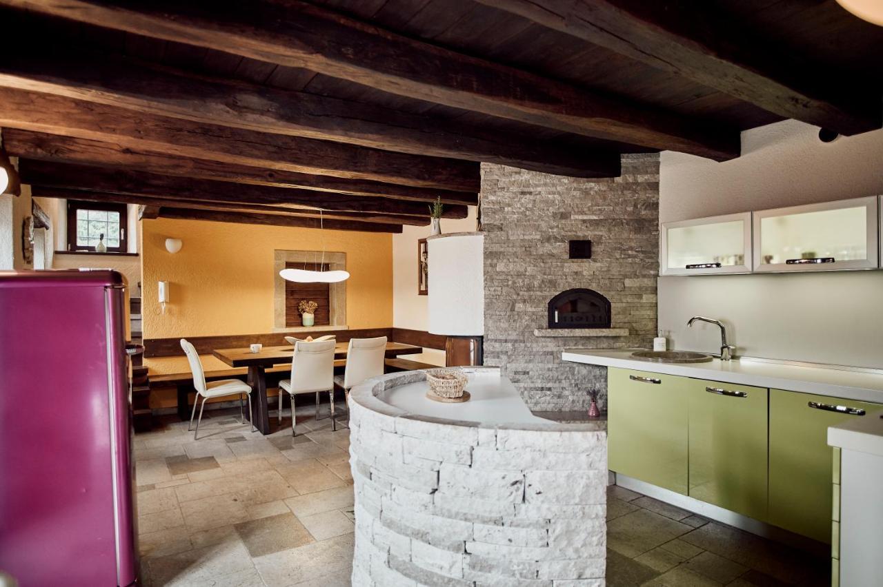 Tmbin'S Barn - Nature, Horses, Family Sezana Exterior photo