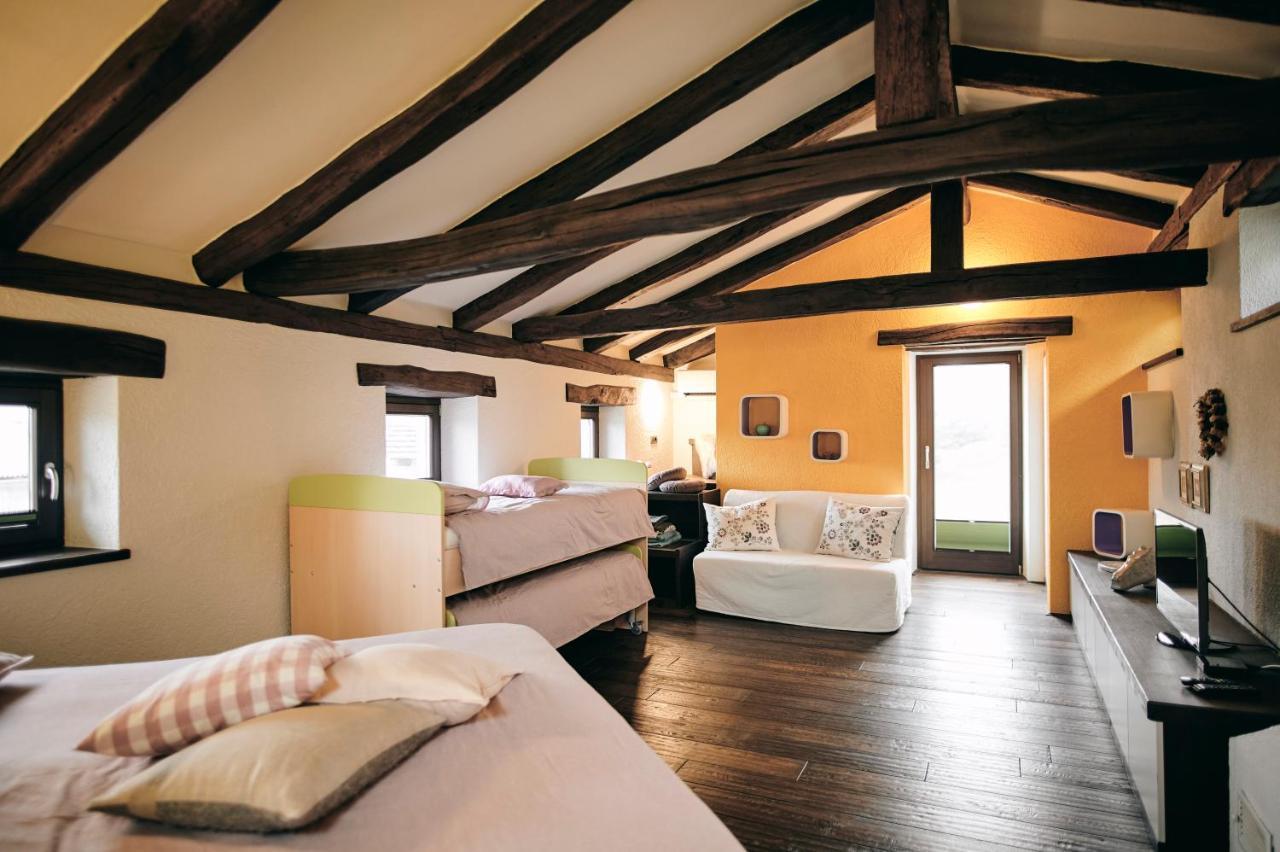 Tmbin'S Barn - Nature, Horses, Family Sezana Exterior photo